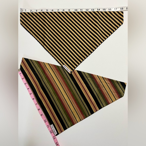 Set of 2 Designer Bandana’s - Picture 2 of 2